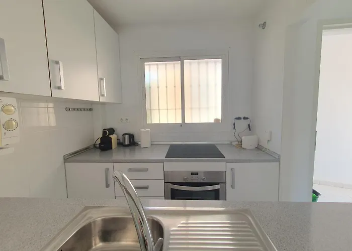 Erisa 1 A Dos Calles De La Playa! * Торремолинос